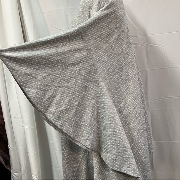 Cabi ATC Reversible Cape XS/S Gray White Travel Lounge wear cotton poncho Spring - Picture 8 of 15